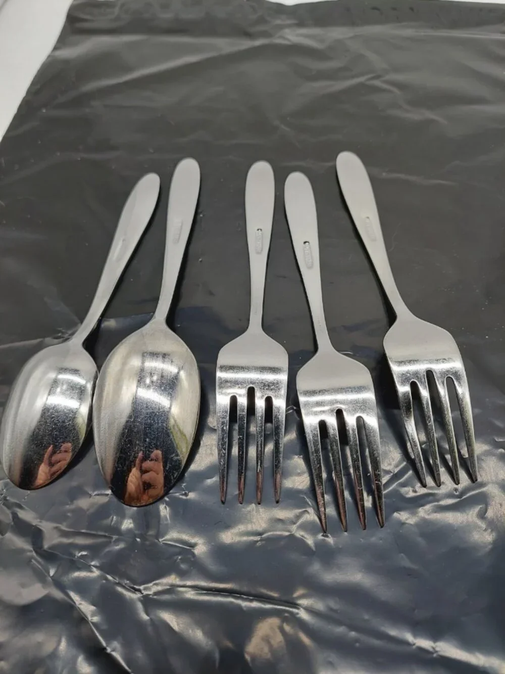 Oneida Taylor Everyday Flatware 1 Soup Spoon 3 Forks 1 Large Spoon Set 5